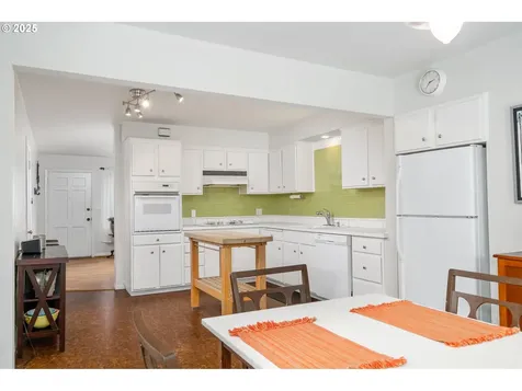 5525 N Hudson Street Portland OR 97203