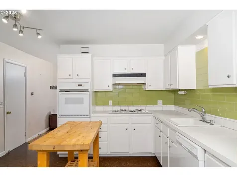 5525 N Hudson Street Portland OR 97203