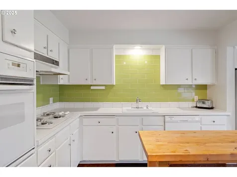5525 N Hudson Street Portland OR 97203