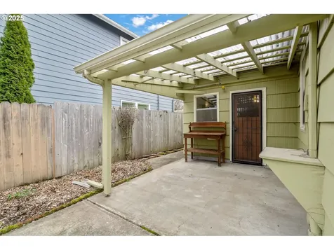 5525 N Hudson Street Portland OR 97203