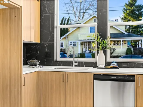 6205 NE Stanton Street Portland OR 97213