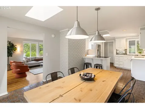 2550 W 23rd Avenue Eugene OR 97405
