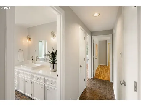 2550 W 23rd Avenue Eugene OR 97405