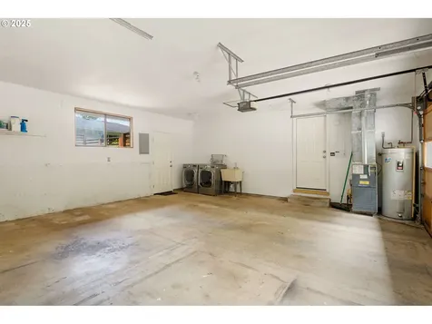 2550 W 23rd Avenue Eugene OR 97405