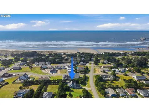 1027 Seabird Drive SW Bandon OR 97411