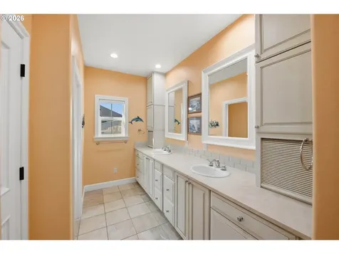 1027 Seabird Drive SW Bandon OR 97411