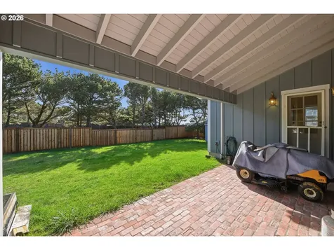 1027 Seabird Drive SW Bandon OR 97411