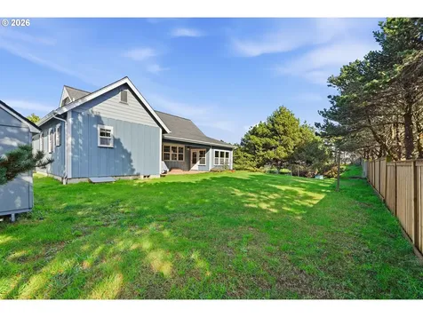1027 Seabird Drive SW Bandon OR 97411