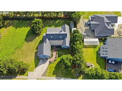 1027 Seabird Drive SW Bandon OR 97411