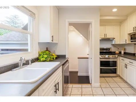 3028 SW Flower Terrace Portland OR 97239