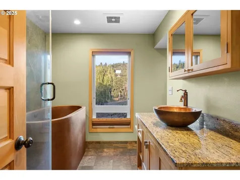 1254 SE Reservoir Avenue Roseburg OR 97470
