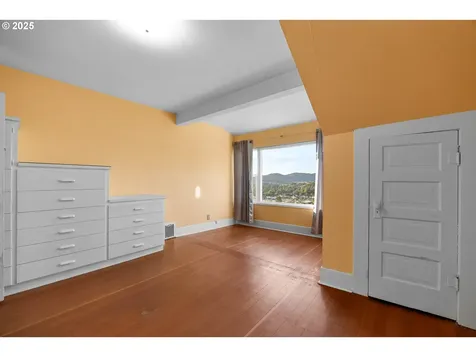 1254 SE Reservoir Avenue Roseburg OR 97470