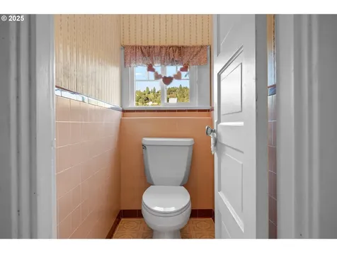 1254 SE Reservoir Avenue Roseburg OR 97470