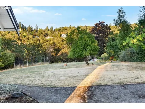 1254 SE Reservoir Avenue Roseburg OR 97470