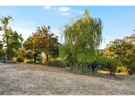 1254 SE Reservoir Avenue Roseburg OR 97470