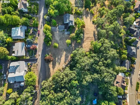 1254 SE Reservoir Avenue Roseburg OR 97470