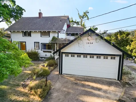 1254 SE Reservoir Avenue Roseburg OR 97470