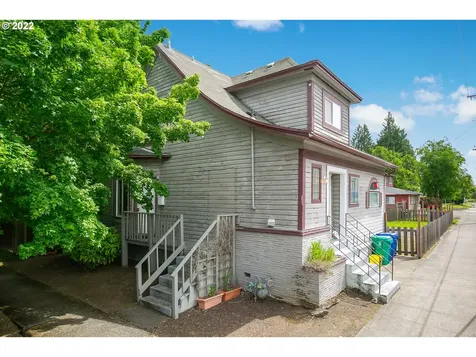 7927 N Fessenden Street Portland OR 97203