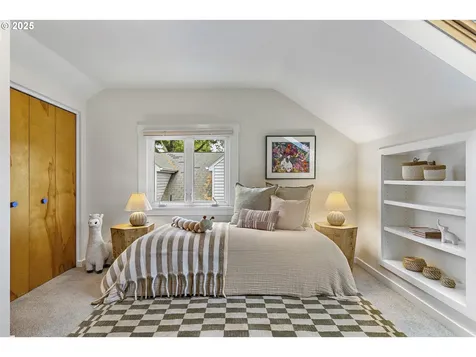 5435 NE Skidmore Street Portland OR 97218
