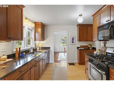 5435 NE Skidmore Street Portland OR 97218