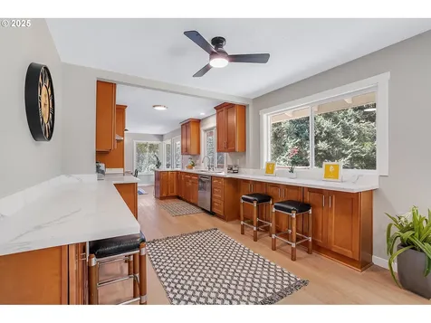 16581 SE Stoneybrook Court Clackamas OR 97015