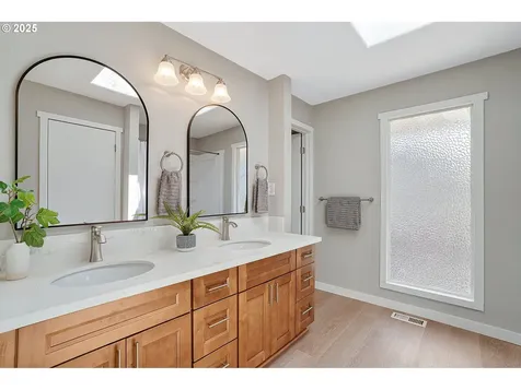 16581 SE Stoneybrook Court Clackamas OR 97015