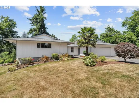16581 SE Stoneybrook Court Clackamas OR 97015