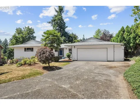 16581 SE Stoneybrook Court Clackamas OR 97015