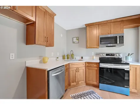 16581 SE Stoneybrook Court Clackamas OR 97015