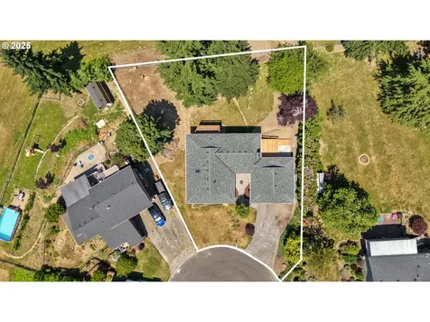 16581 SE Stoneybrook Court Clackamas OR 97015