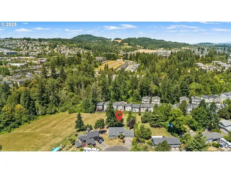 16581 SE Stoneybrook Court Clackamas OR 97015