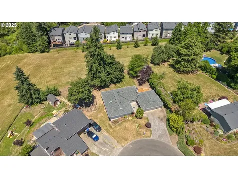 16581 SE Stoneybrook Court Clackamas OR 97015