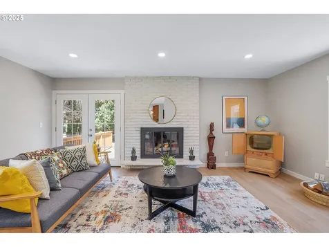 16581 SE Stoneybrook Court Clackamas OR 97015