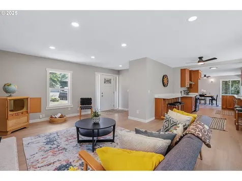 16581 SE Stoneybrook Court Clackamas OR 97015