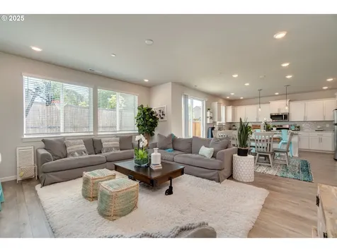 8770 N Otter Circle Camas WA 98607