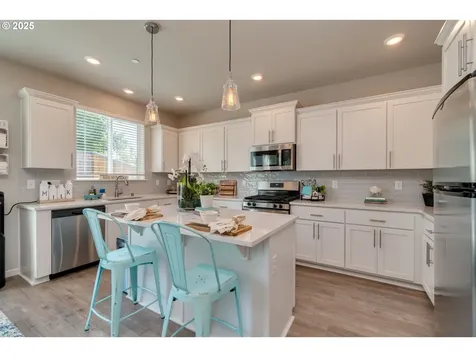 8770 N Otter Circle Camas WA 98607