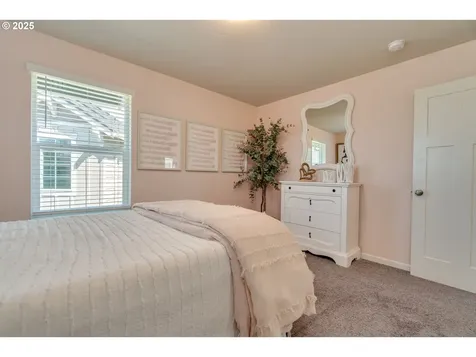8770 N Otter Circle Camas WA 98607