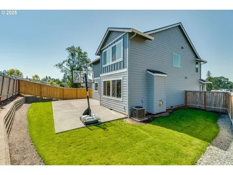 8770 N Otter Circle Camas WA 98607
