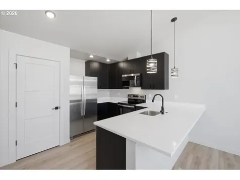 1390 Overlook (-1396) Avenue NW Salem OR 97304