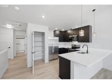 1390 Overlook (-1396) Avenue NW Salem OR 97304