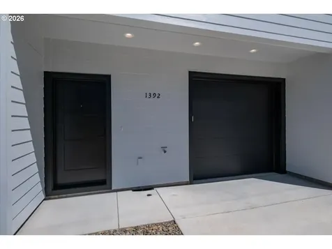 1390 Overlook (-1396) Avenue NW Salem OR 97304