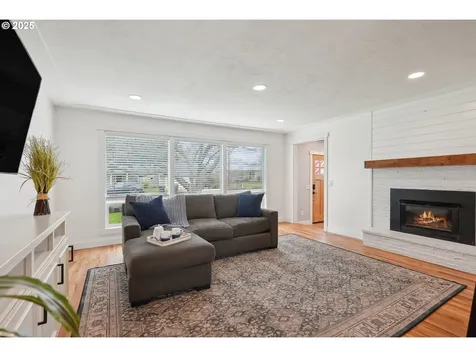 4056 Alana Avenue SE Salem OR 97302