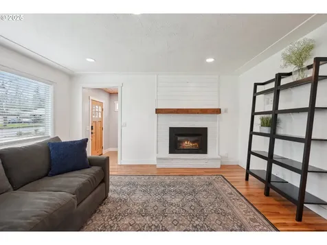 4056 Alana Avenue SE Salem OR 97302