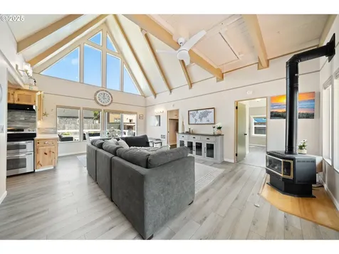 17905 Ocean Boulevard Rockaway Beach OR 97136