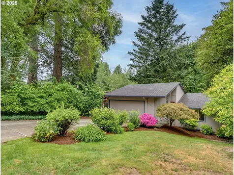 9525 SW 8th Drive Portland OR 97219