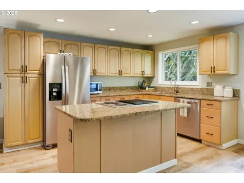 9525 SW 8th Drive Portland OR 97219