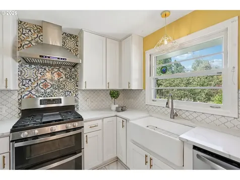 12335 SE Salmon Street Portland OR 97233