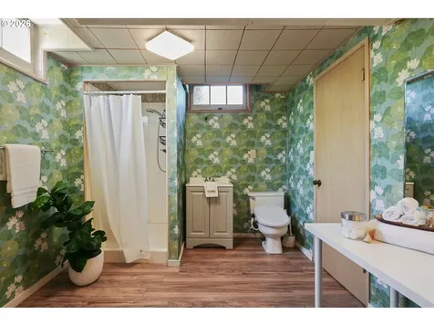 12335 SE Salmon Street Portland OR 97233