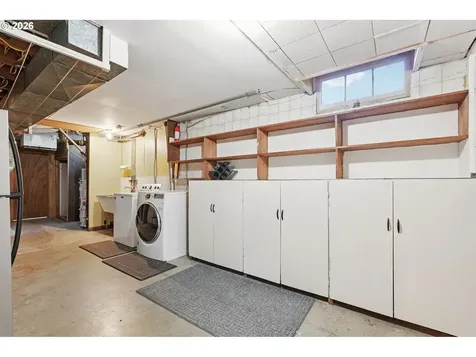 12335 SE Salmon Street Portland OR 97233