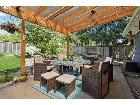 12335 SE Salmon Street Portland OR 97233